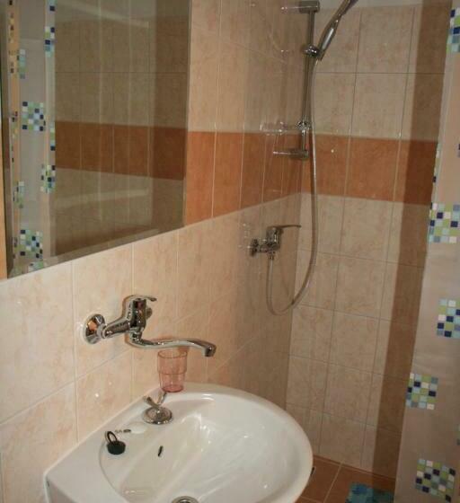 חדר סטנדרט לארבעה, Penzion Atlas