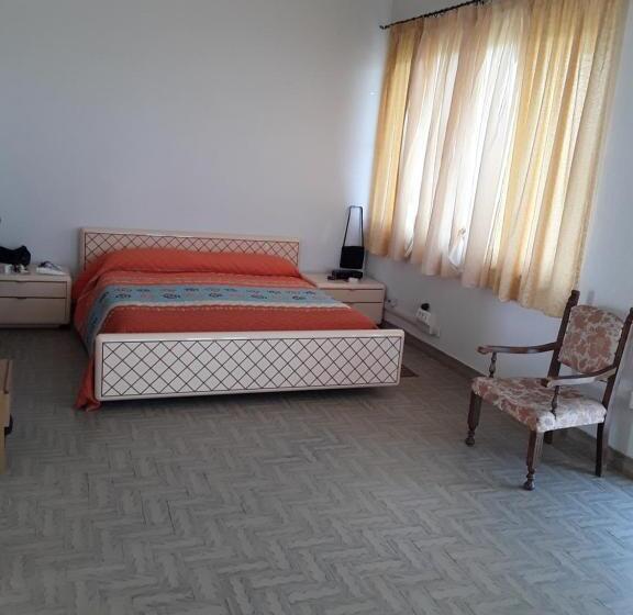 اتاق استاندارد, La Collina Su Palinuro