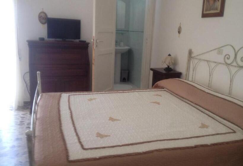 اتاق استاندارد, La Collina Su Palinuro