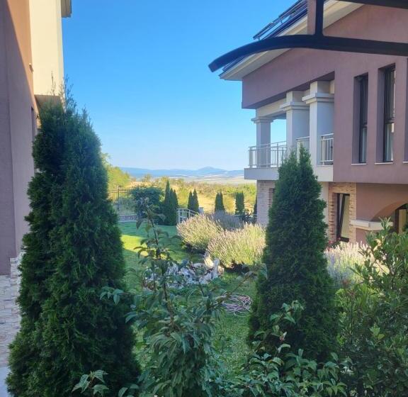 اتاق استاندارد, Vikeya Guest House