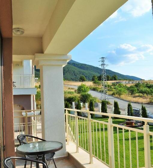 اتاق خانوادگی, Vikeya Guest House