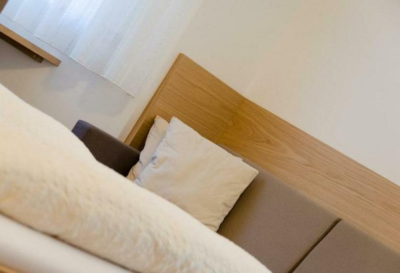 Номер Стандарт, Pension Etschblick B&b