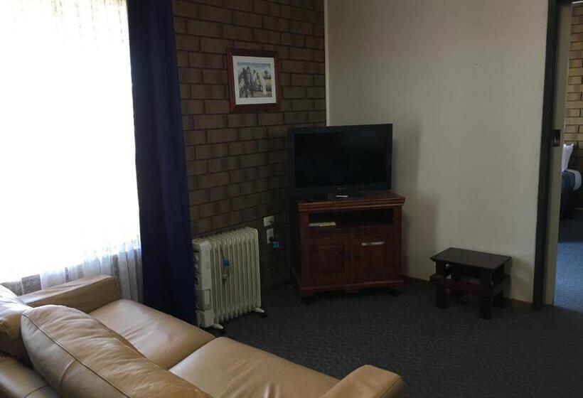 اتاق خانوادگی, Airport Whyalla Motel