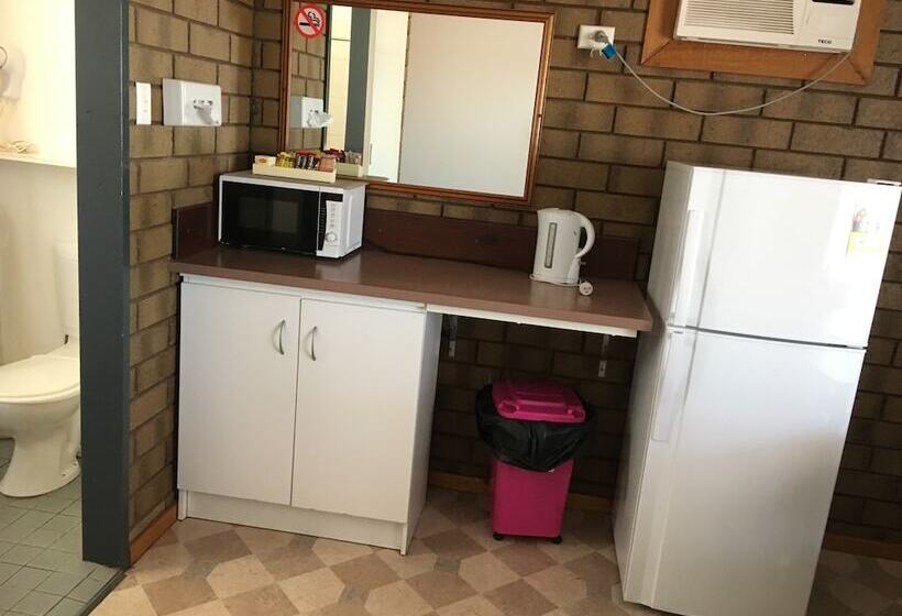 Семейный Номер, Airport Whyalla Motel