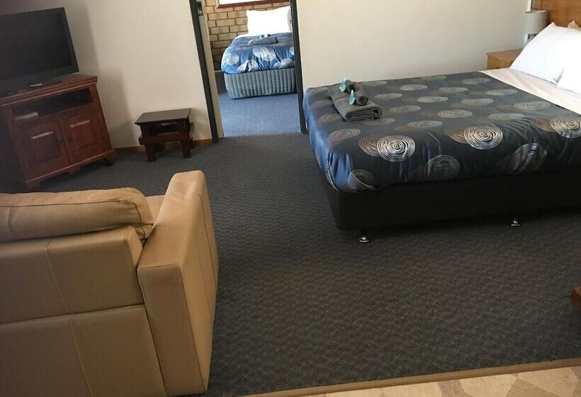 اتاق خانوادگی, Airport Whyalla Motel