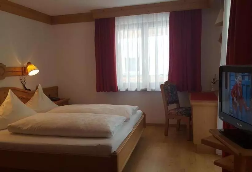 اتاق استاندارد سه نفره, Camona & Apart Walserhof