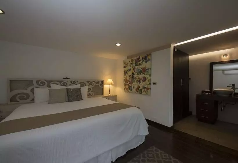プールビュージュニアスイート, Colombe Hotel Boutique