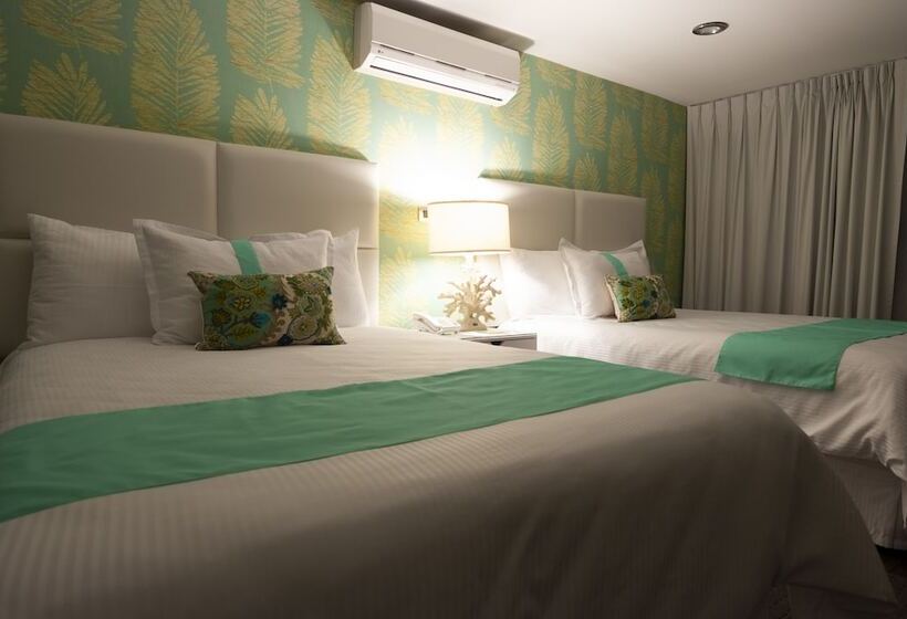 Полулюкс Вид на Бассейн, Colombe Hotel Boutique