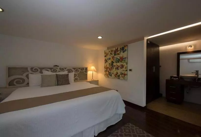 プールビュージュニアスイート, Colombe Hotel Boutique