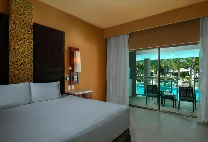 سوییت با استخر, Generations Riviera Maya Family Resort - All & More Inclusive