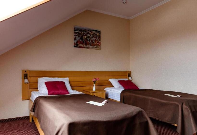 غرفة دور أخير, Argo