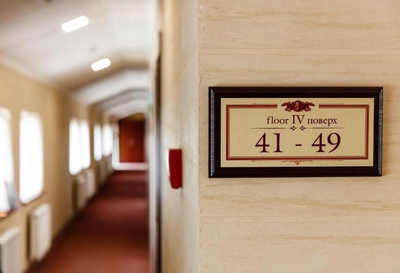 غرفة دور أخير, Argo