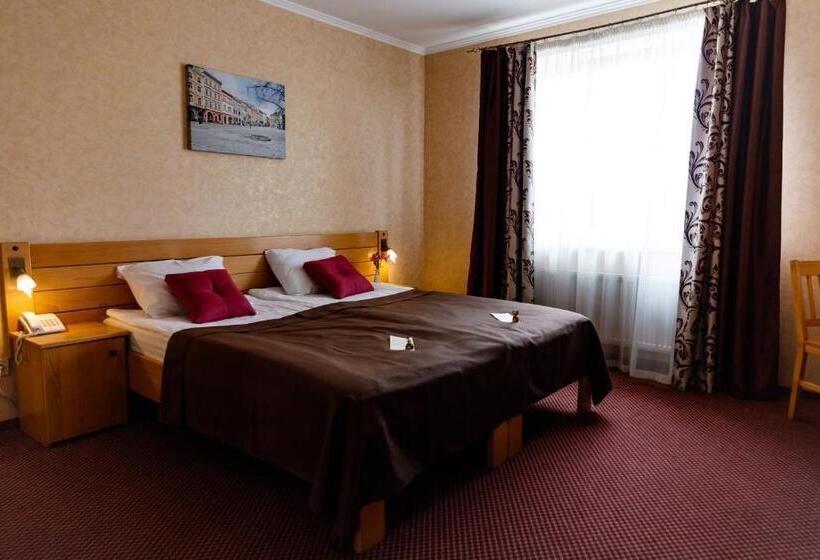 غرفة سوبيريور, Argo