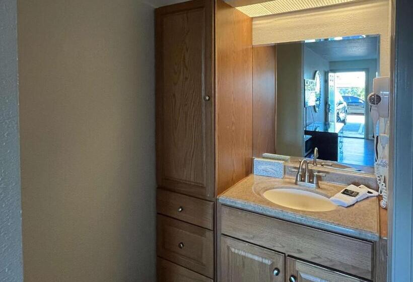 חדר סטנדרט עם מיטת קינג, Motel 6 Galveston, Tx Seawall