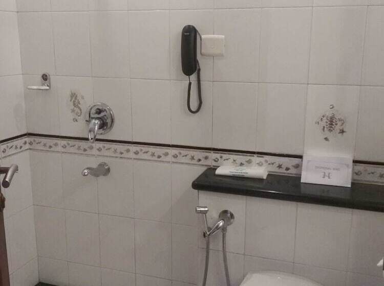 اتاق اجرایی, Hindustan Beach Retreat