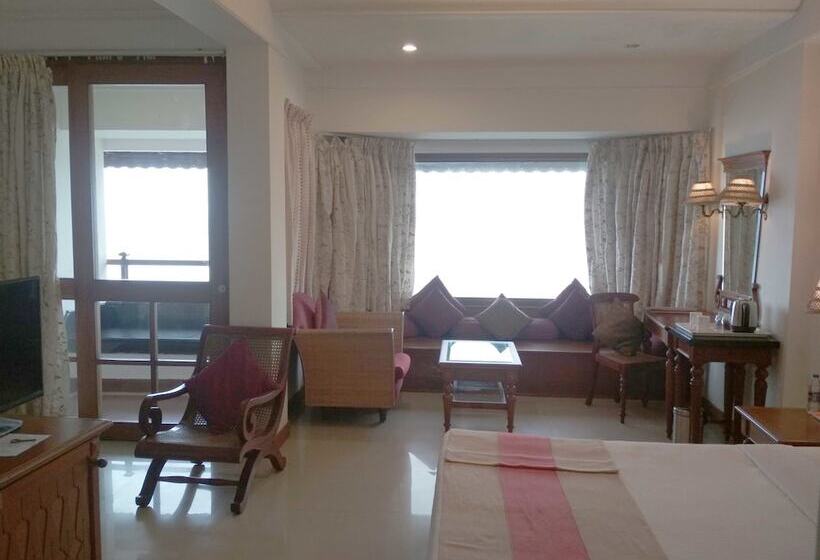 اتاق اجرایی, Hindustan Beach Retreat