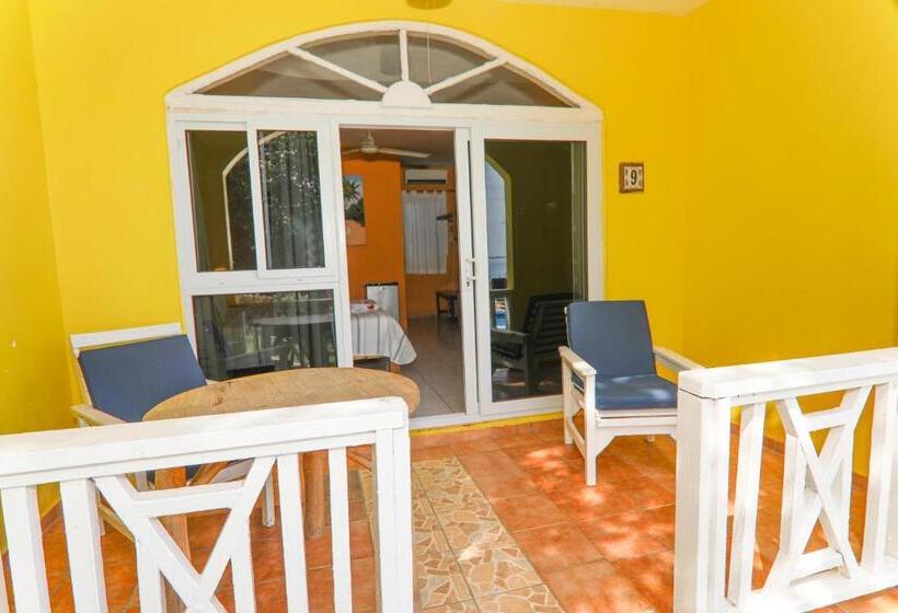 اتاق لوکس با تخت بزرگ, Home Sweet Home Resort