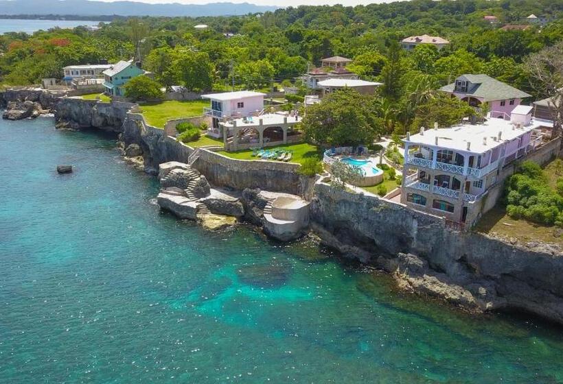 سوئیت پنت هاوس, Home Sweet Home Resort