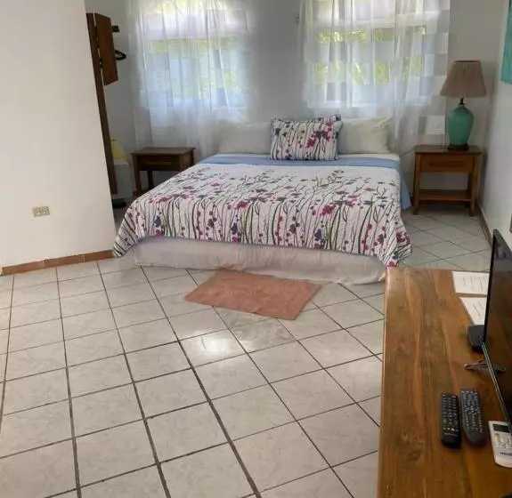 سوییت با چشم‌انداز دریا, Home Sweet Home Resort