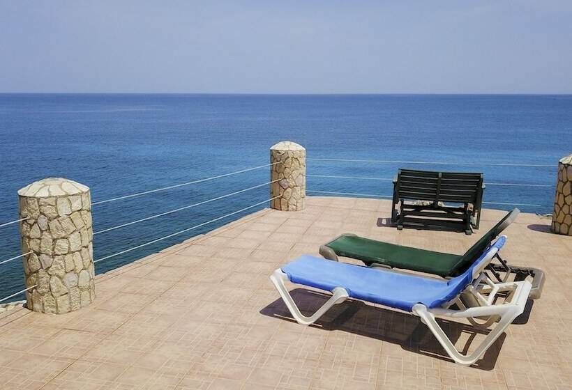 سوییت با چشمانداز دریا, Home Sweet Home Resort