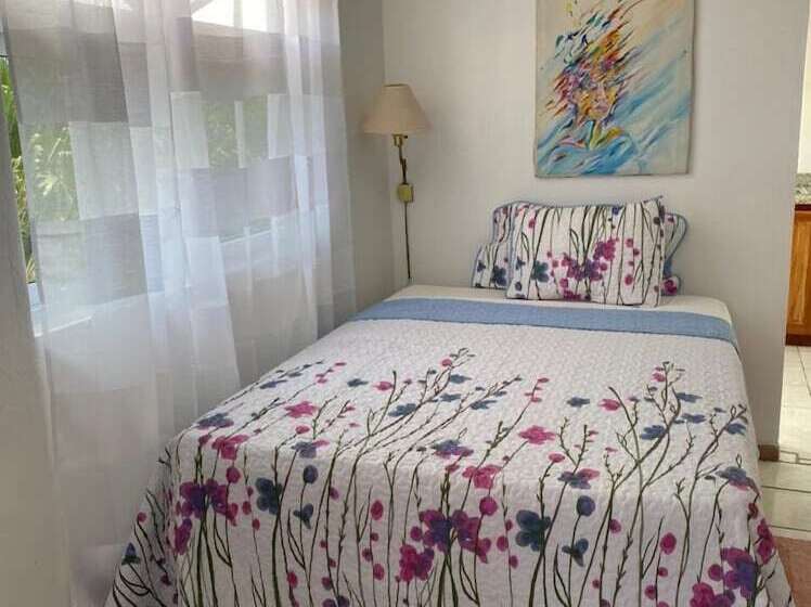 سوییت با چشم‌انداز دریا, Home Sweet Home Resort