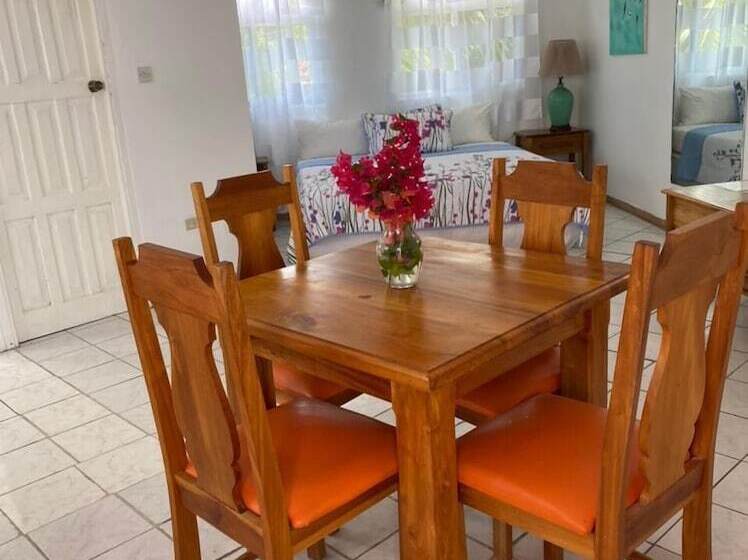 سوییت با چشمانداز دریا, Home Sweet Home Resort