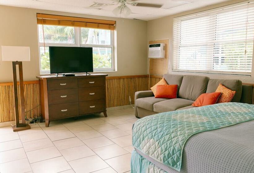 Люкс, Looe Key Reef Resort And Dive Center