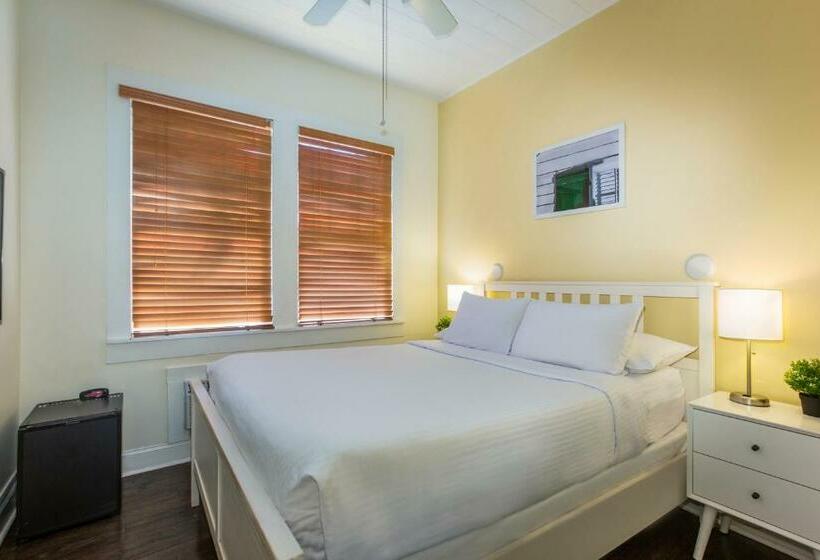 חדר סטנדרט, Southernmost Inn Adult Exclusive