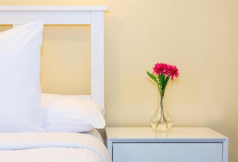 غرفة قياسية سرير كينج, Southernmost Inn Adult Exclusive