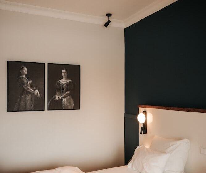 Полулюкс, & Spa Savarin   Rijswijk, The Hague