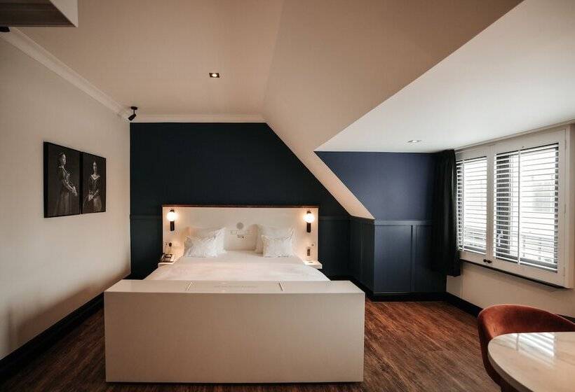 Полулюкс, & Spa Savarin   Rijswijk, The Hague