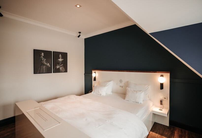 Полулюкс, & Spa Savarin   Rijswijk, The Hague