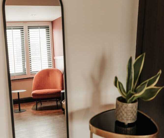 Полулюкс, & Spa Savarin   Rijswijk, The Hague