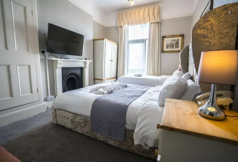Family Room, The Central