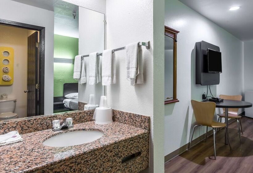 غرفة ديلوكس, Motel 6moriarty, Nm