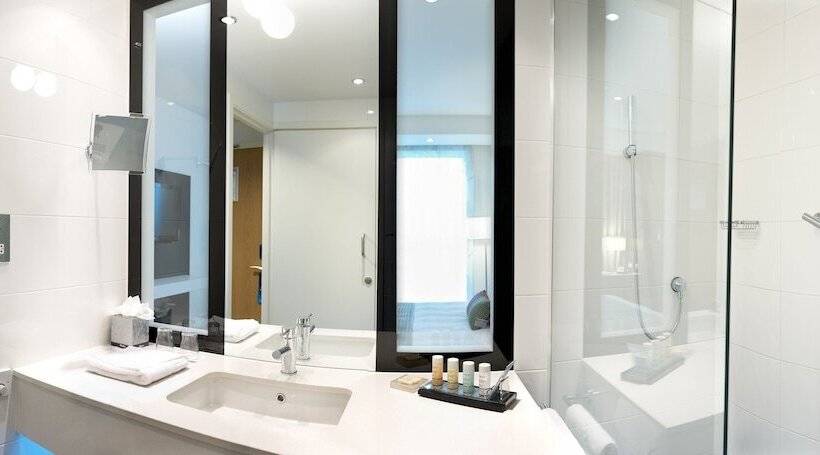 اتاق استاندارد, Radisson Blu Hotel East Midlands Airport