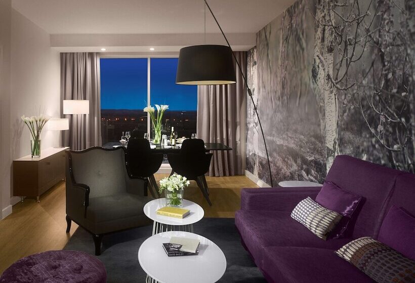 سوییت جونیور, Radisson Blu Hotel East Midlands Airport