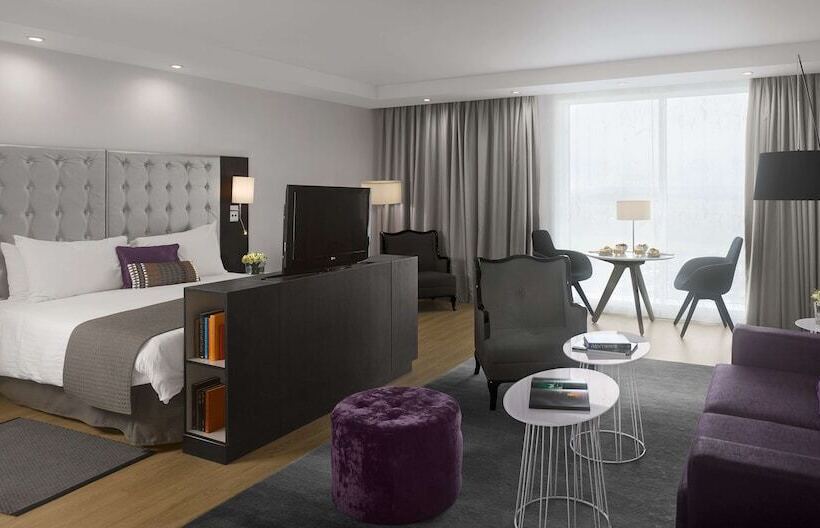 Полулюкс, Radisson Blu Hotel East Midlands Airport