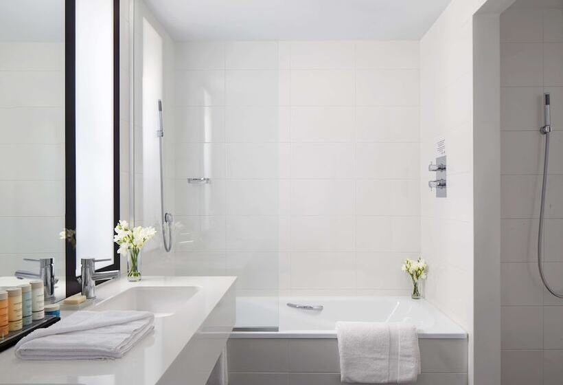 Номер Superior, Radisson Blu Hotel East Midlands Airport
