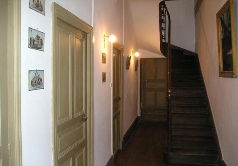 חדר דלוקס, Le Château