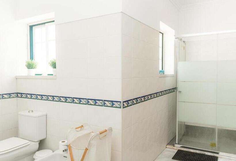 اتاق استاندارد با بالکن و چشم‌انداز دریا, Surf Yoga Ericeira Guest House