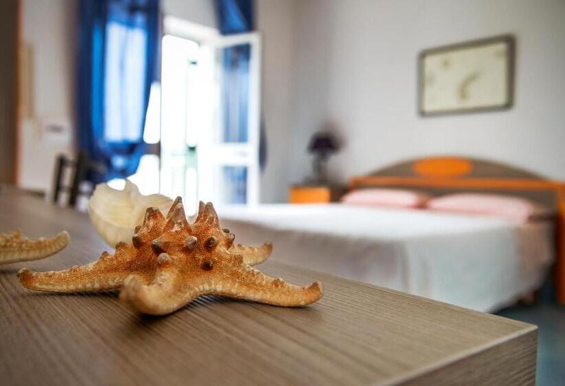 غرفة قياسية مطلّة علي البحر, Villa Ersilia