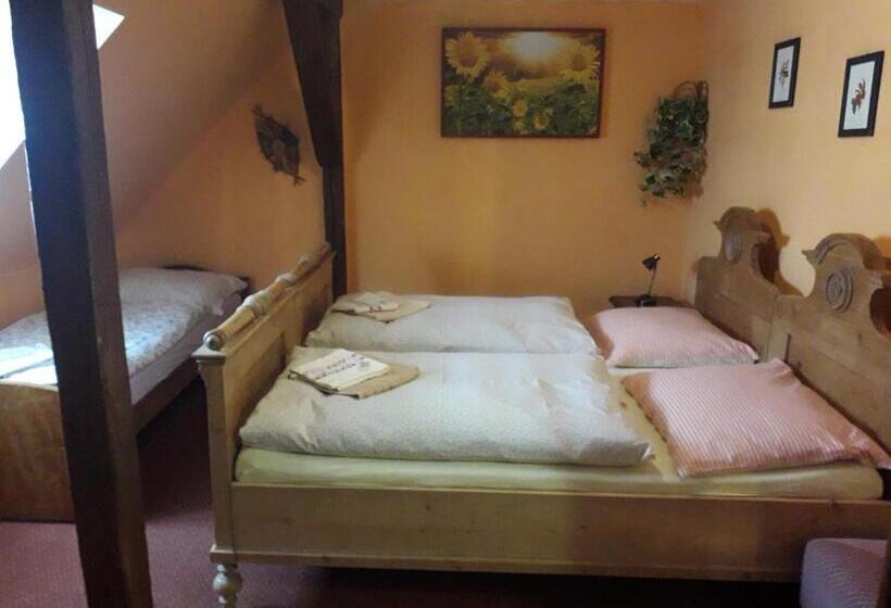 침실 3개 주택, čapkův Statek