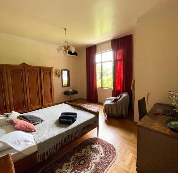 اتاق استاندارد با چشم‌انداز باغ, Samno Guest House