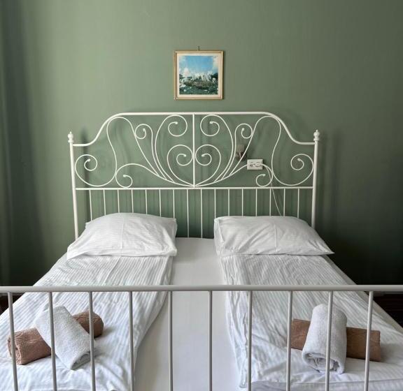 اتاق استاندارد چهارنفره با سرویس بهداشتی مشترک, Vila Gorenka