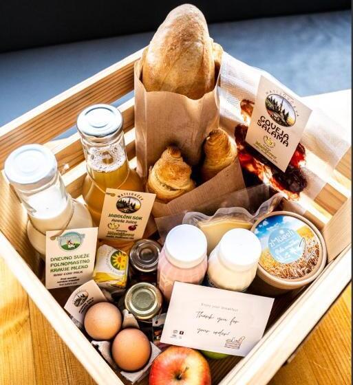 اتاق استاندارد سه تخته با سرویس بهداشتی مشترک, Vila Gorenka