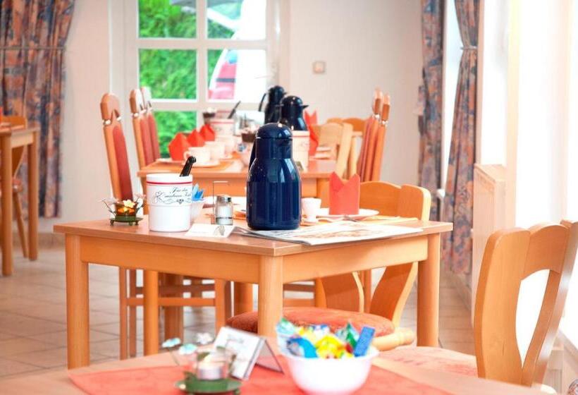 베이직 3인 룸, Regiohotel Aparthotel Wernigerode