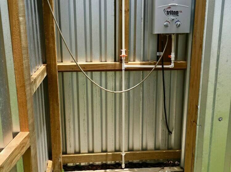 کلبه دلوکس, Camp Utila Village   Hostel