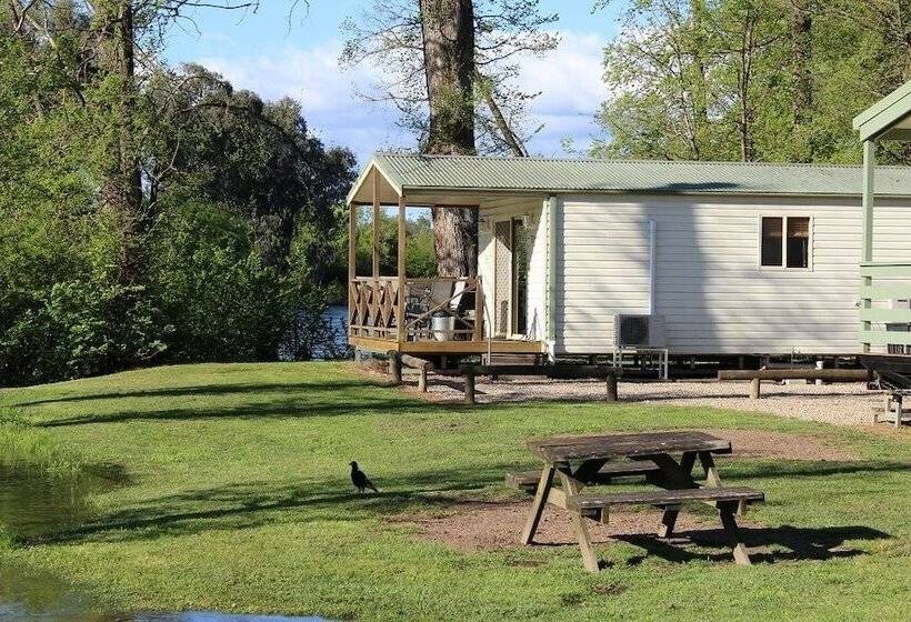 בקתה, Riverglade Caravan Park