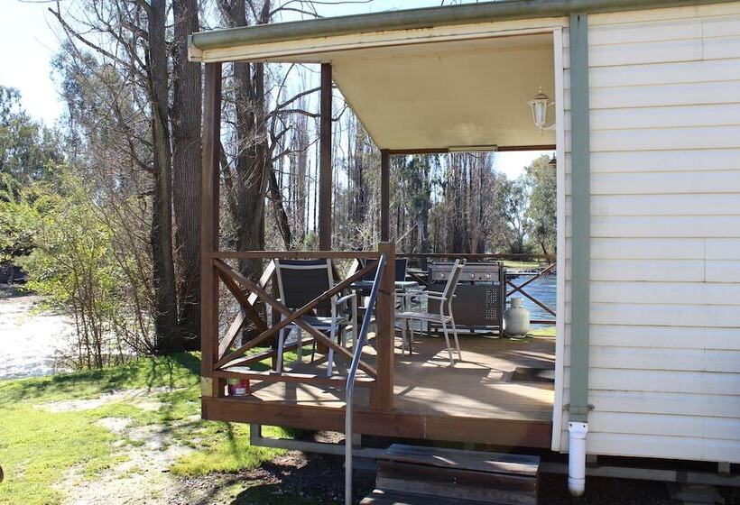 בקתה, Riverglade Caravan Park